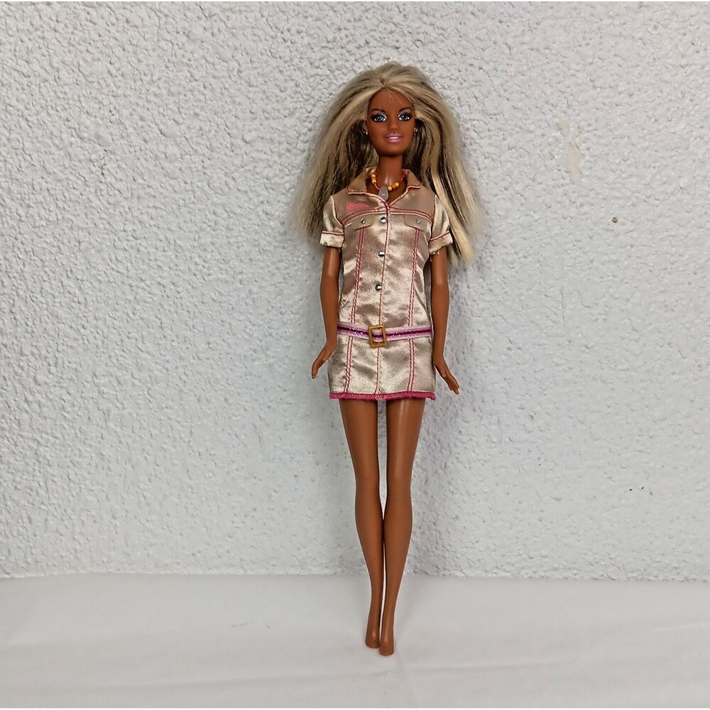 Barbie Cali Girl Suntan Beach Surfer Fashion Doll Mattel Wearing Gold Pink